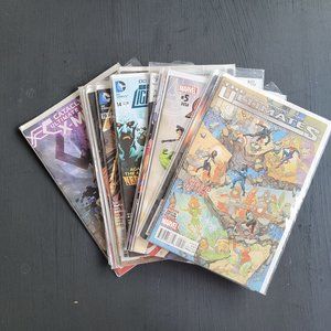 Lot of 12 Comic Books - DC Comics and Marvel